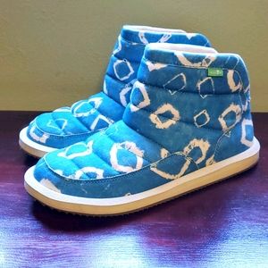 Sanuk Puff'n Chill slip ons shoes